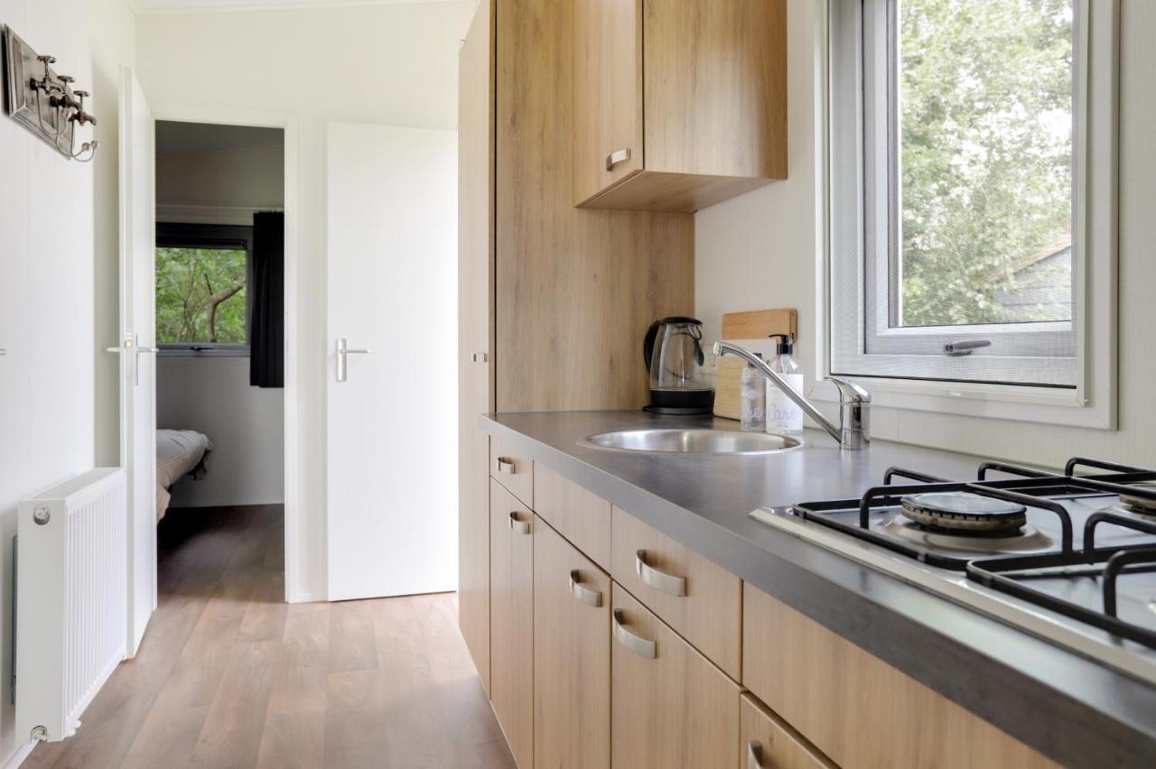Landelijk Chalet 87 Oosterwolde  ภายนอก รูปภาพ